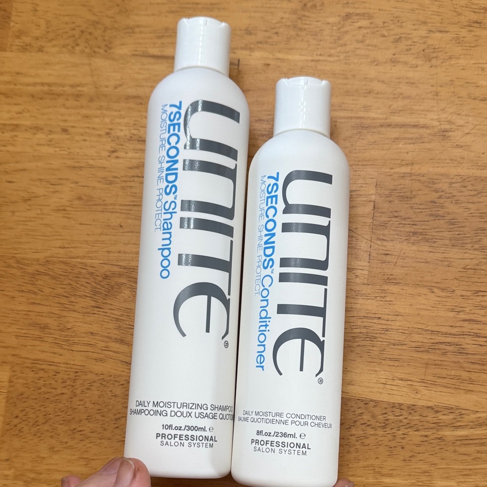 Unite 7SECONDS Shampoo and Conditioner Set - White